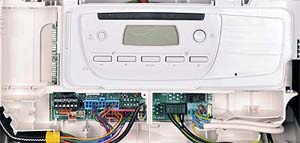 gw ultracom 2 24cxi h82819 pcb insitu.jpg